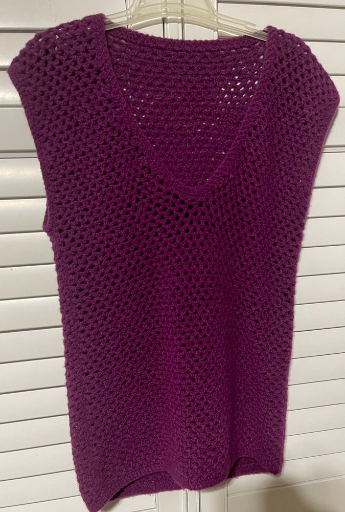 Vintage Hand Crocheted Women’s Vest Purple Plum Color 18” Pit-Pit 26 1/2” L Med.