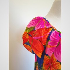 Vintage Pomare Hawaii Muumuu Dress Hibiscus Floral Medium Tiki Vacation Resort
