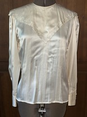 VTG 100% Silk Victorian Blouse LLOYD WILLIAMS Handkerchief Bib Embroidery Ivory
