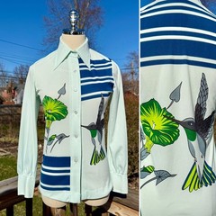 Vintage 70s Pale Blue Novelty Hummingbird Flower Print Button Down Blouse