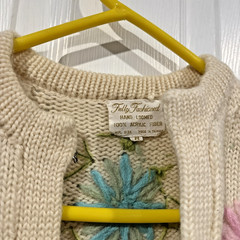 Fully Fashioned Ivory Cardigan Hand Loomed Acrylic Fiber Pastel Flowers 50s Med