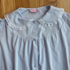 Vintage 1960’s House Coat Robe Sz medium pearl snaps cottage Granny Core