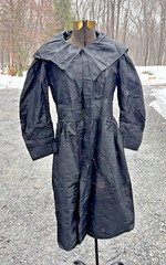 1800’s Antique Victorian Ladies Black Silk Taffeta Mourning Coat w/ Large Collar