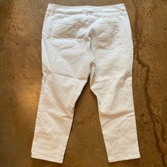 Ann Taylor Loft white distressed stretch curvy skinny cropped capri jeans
