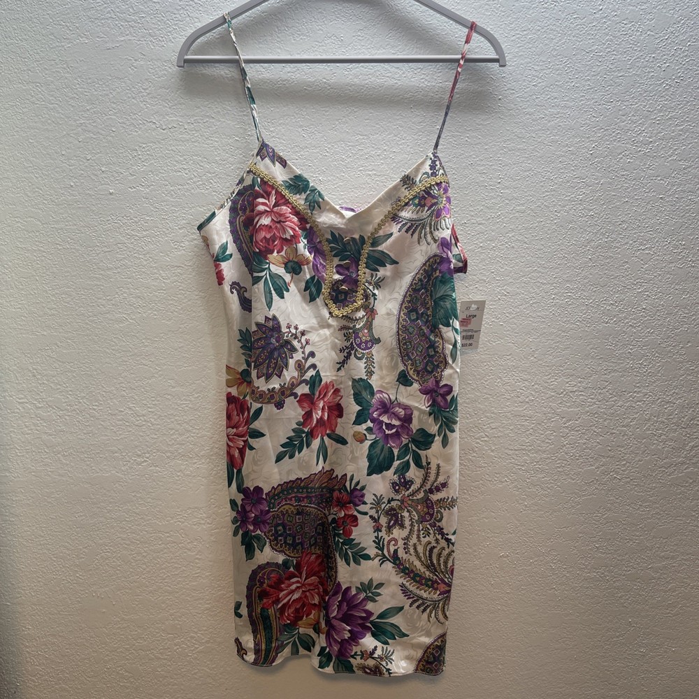Vintage Expressions California Dynasty. Floral Nightgown Size Large NEW