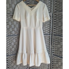 Vtg Cream Crochet Lace Trim Fit & Flare Ruffle Hem Dress V-Neck Coquette Bridal