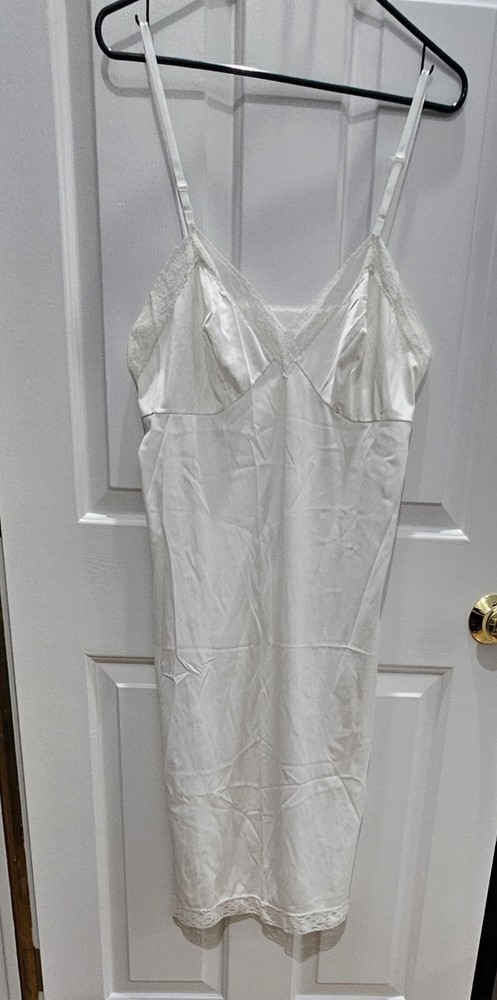 Vintage Vanity Fair White 36 Full Slip Nightgown 1950’s Nylon Machine Washable