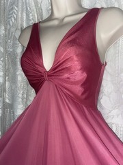 VTG NWOT M L OLGA Deep Rose Pink FULL BODYSILK Nylon Mid length Nightgown 9186