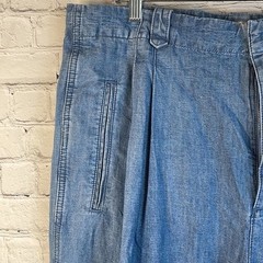 GAP Archive Re-issue 90s Pleated Fit High Rise Tapered Khakis Blue Chambray 33R