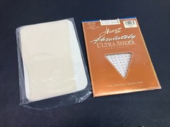 Hanes Absolutely 707 Ultra Sheer Pantyhose Control Top Sandalfoot Pearl Size B