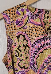 VTG Dress Cape Cod Casuals Women’s 14 1/2 Gold Pink Psychedelic Floral Belted
