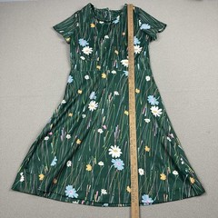 Vtg 70’s Women’s Shift Dress Green Retro Floral Print Polyester 32” W 40” L