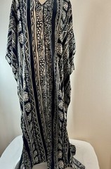 Winlar Vtg Long 90’s Kaftan Black and White One Size Fits All