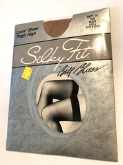 Silky Fit Bill Blass Thigh Highs Nude Size A 8 1/2-10 Lycra Sheer 100% Nylon