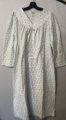 FUNDAMENTALS Large Sears nightgown Delicate lace trimmed Sleeves Floral print