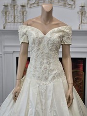 Demetrios Vintage 80s 90s Ivory Taffeta Lace Off Shoulder Wedding Dress sz 10