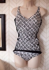 Vintage 1980s Women’s Size S/M Pinup Low Hip One Piece Swimsuit Rose Marie Reid