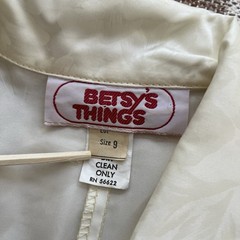 Vintage 1980s Betsy’s Things cream ivory satin blazer single button XS
