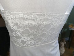 VINTAGE SHADOWLINE IVORY SLIP WITH LACE SIZE 34 PINUP GIRL!
