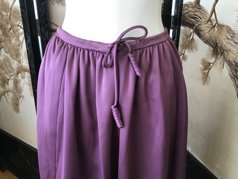 Nina Ricci Vintage Satin Skirt , Beautiful