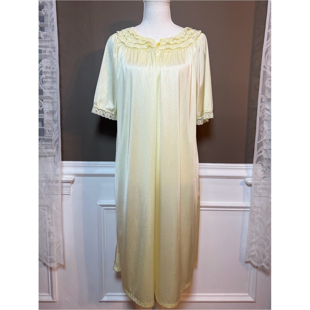Vintage 80s Gregaro Yellow Nylon Lace Nightgown Cottagecore Grandmacore M