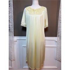 Vintage 80s Gregaro Yellow Nylon Lace Nightgown Cottagecore Grandmacore M