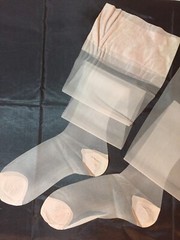 6 Pair’s Pristine EXQUISITE LIGHT GREY Stockings 9 1/2” X 31” Vintage RHT Nylons