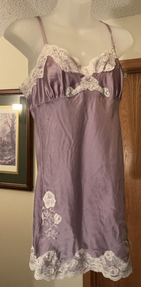 Express Design Studio Bridal Lavender Purple/ivory lace Blouse Camisole Sz M Y2K