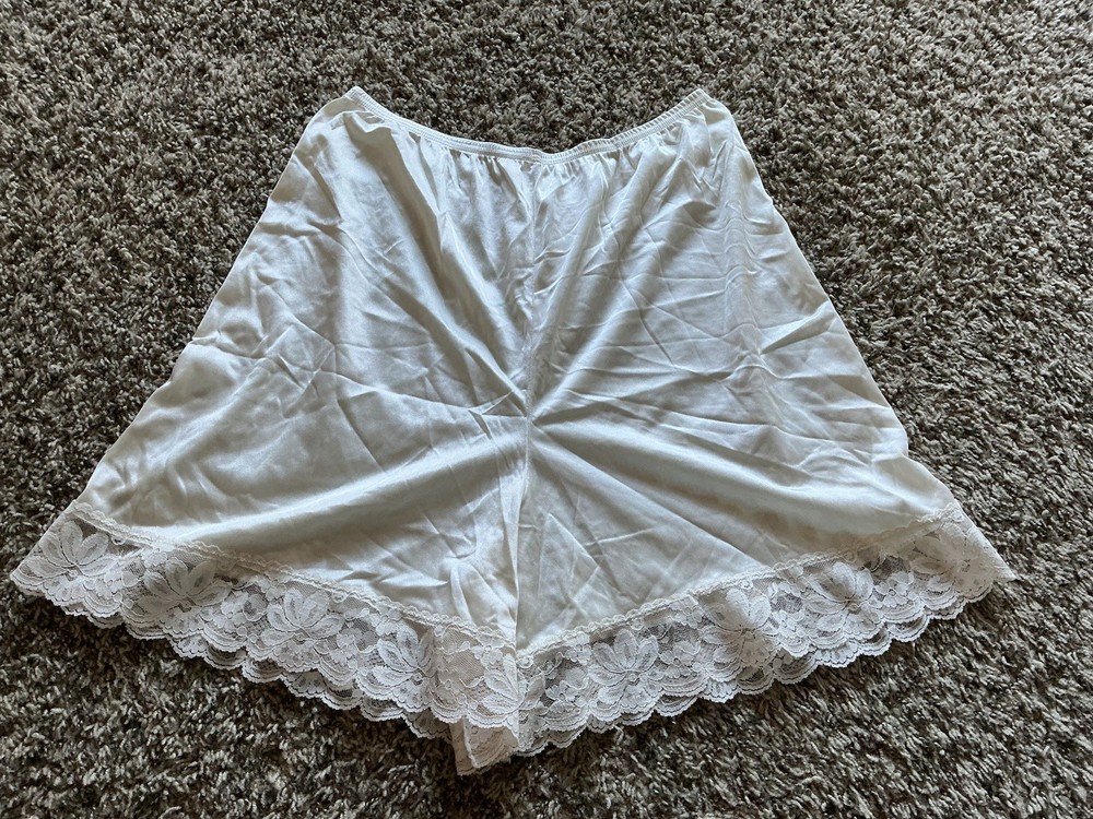 Vintage Lorraine Ivory Lace Sheer Silky Nylon Short Sissy Bloomers Large