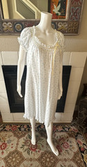 Miss Elaine Union Made Nightie VTG small Armpit To Armpit 21.5” Length 38.5”