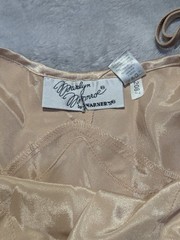 Marilyn Monroe by Warner’s Beige Lace Slip Dress M Polyester 2087 48in