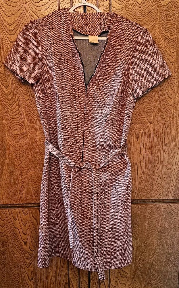 Vintage Womans Shirt Dress Red Houndstooth W/ Belt Size 14 1/2? See Measurement
