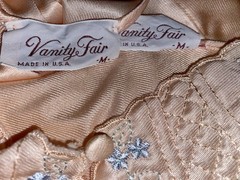 VTG M L Sweet PEACH VANITY FAIR Nylon Peignoir Robe Nightgown Negligee Gown Set