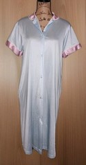 Vintage VANITY FAIR – Pale Blue / Pink Trim Nylon Button Front Robe – Medium