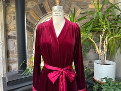 Vintage Jonquil Diane Samandi Bordeaux Stretch Velvet & Satin Robe Neiman Marcus