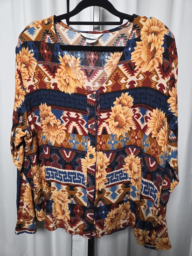 Roper Vintage Women’s Aztec Sunflower 100% Rayon USA Made V-neck Button Up