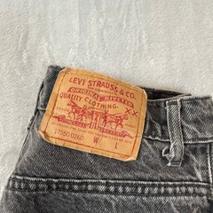 Vintage Levis Women’s Size 23 Black High Waisted Tapered Leg Jeans Made in USA