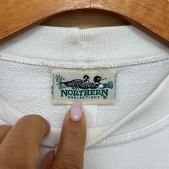 Northern Reflections Vintage White Rabbit Wildflower Graphic Sweatshirt Large