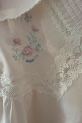 Vintage Barbizon Women Nightgown Robe M Pink Embroidered Flowers Lace Cottage