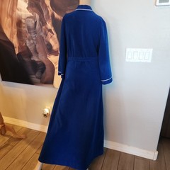 Vintage Vanity Fair Velour Blue Robe Size Small Ties Closed Pocket USA 52″L
