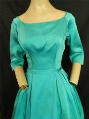 1950’s VINTAGE TURQUOISE SATIN HARRY KEISER FULL METAL ZIPPER DRESS 32″ BUST-USA