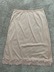VTG Maidenform Chantilly Pink Half Slip with Lace Hem Size S 25 Inch Length