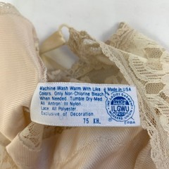 Vtg Lace Full Slip Lingerie Beige 32 M Fairycore Romantic Made in USA
