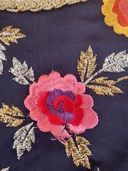 VINTAGE OSCAR DE LA RENTAL SILK & EMBROIDERED FLOWER VEST – RARE, COUTURE?