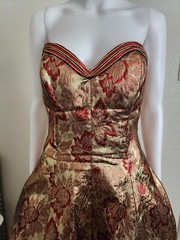 Victor Costa 1980’s Gold Red Lame Brocade Strapless Holiday Evening Gown Dress M