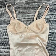 Vintage Olga Wunder Suit 34B Bodysuit Shapewear Second Skin Satin Teddy 418
