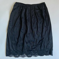 Vintage KAYSER Brand Black Satin Lace trim half slip 22.5″ Size M Made in USA