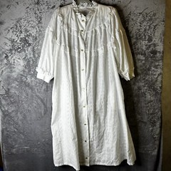 Vintage Ariel Robe Medium White Eyelet Snap Front Ruffle 1/2 Sleeve Lightweight