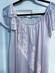 Vtg DEENA Soft Pink/Lavender Lace Nylon Full Length Nightgown 1395 Size S Sissy