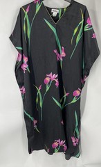 VTG Winlar kaftan dress in a black, pink, and green floral print One Size Mumu